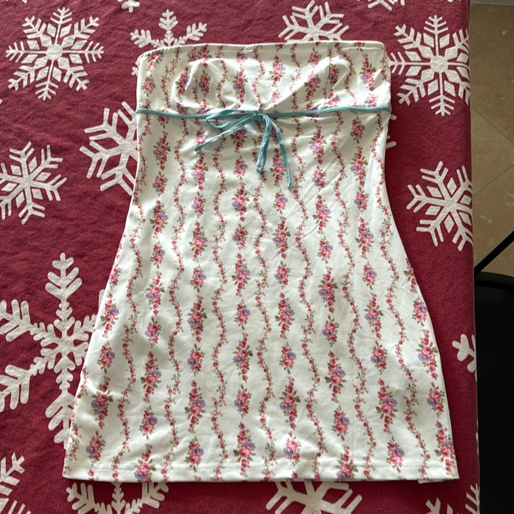 Edikted floral strapless body con dress size Medium